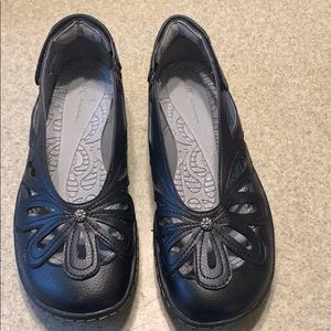 Jambu Designs women’s slip on shoes size 8